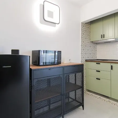 Lovely In With Kitchenette דירה פואנגירולה