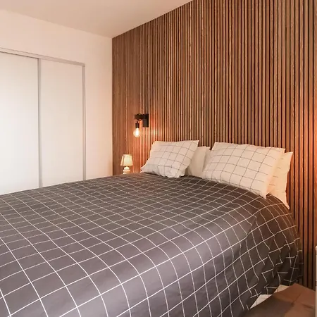 Lovely In With Kitchenette פואנגירולה
